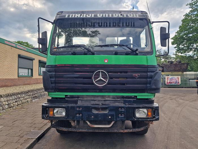 Mercedes-Benz 2527 B 6X4 - Concrete mixer truck: picture 2 Mercedes-Benz 2527 B 6X4 - Concrete mixer truck: picture 2