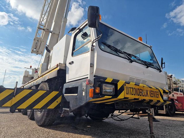 P&H S60 Century 2 - Rough terrain crane: picture 3 P&H S60 Century 2 - Rough terrain crane: picture 3
