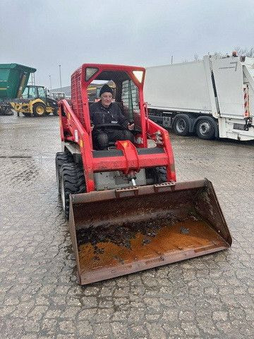 Bobcat S 130, S.W.S., 3. Steuerkreis, Div. Anbaugeräte - Skid steer loader: picture 4 Bobcat S 130, S.W.S., 3. Steuerkreis, Div. Anbaugeräte - Skid steer loader: picture 4