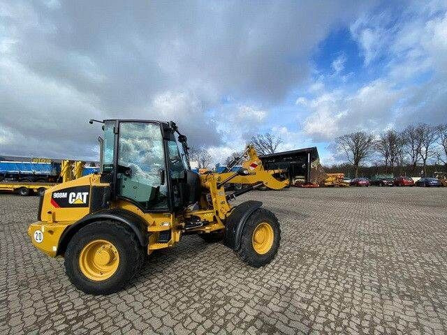 Caterpillar 908M, 4+1 Schaufel, Palettengabel, wenig Std. - Wheel loader: picture 4 Caterpillar 908M, 4+1 Schaufel, Palettengabel, wenig Std. - Wheel loader: picture 4
