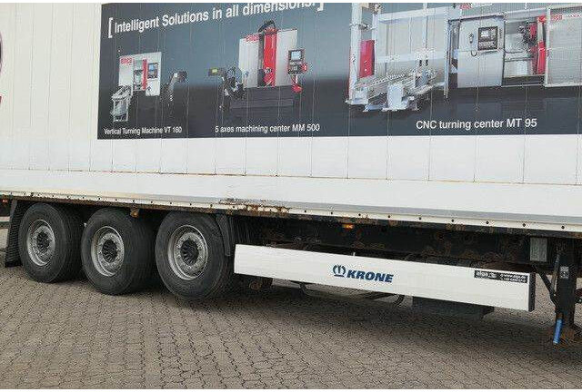 Closed box semi-trailer Krone SD, Schlüssellochblech, Luft-Lift, SAF-Achsen: picture 10
