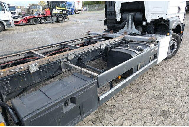 MAN 18.330 TGS 4x2, BDF, LBW 2to., Klima, AHK, Luft - Cab chassis truck: picture 4 MAN 18.330 TGS 4x2, BDF, LBW 2to., Klima, AHK, Luft - Cab chassis truck: picture 4