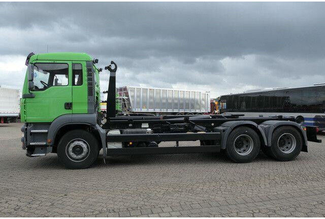 MAN 26.390 TGA BL 6x4, VDL S-21 6200, Klima, Luftfe. - Hook lift truck: picture 4 MAN 26.390 TGA BL 6x4, VDL S-21 6200, Klima, Luftfe. - Hook lift truck: picture 4