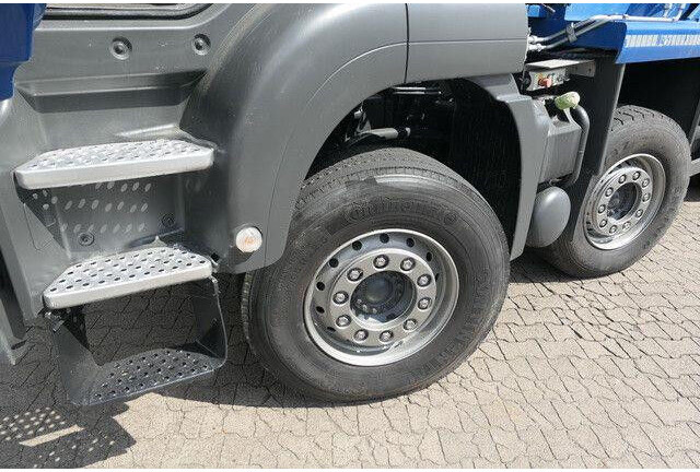 MAN 41.480 TGS BB-WW 8x4, gr. Federpaket, 38tkm, AC - Cab chassis truck: picture 4 MAN 41.480 TGS BB-WW 8x4, gr. Federpaket, 38tkm, AC - Cab chassis truck: picture 4