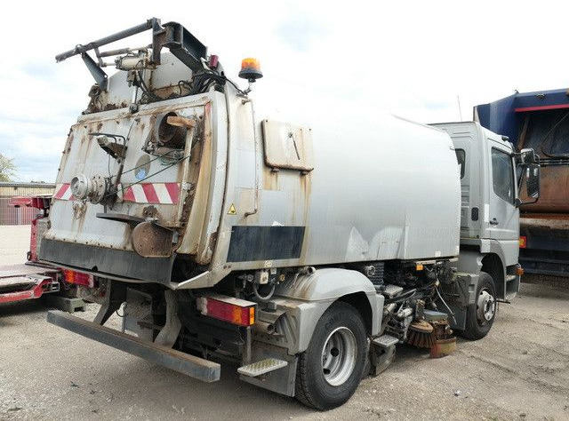 Mercedes-Benz 1018 KO atego 4x2, Bucher-Schörling, Klima - Road sweeper: picture 4 Mercedes-Benz 1018 KO atego 4x2, Bucher-Schörling, Klima - Road sweeper: picture 4