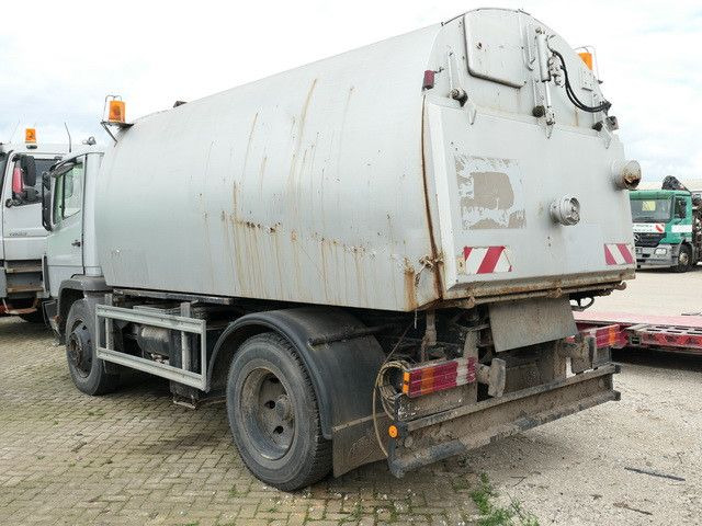 Mercedes-Benz 1314 KO 4x2, Schörling TSZ 94, Blattfederung - Road sweeper: picture 4 Mercedes-Benz 1314 KO 4x2, Schörling TSZ 94, Blattfederung - Road sweeper: picture 4