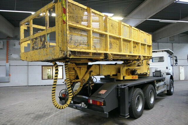 Mercedes-Benz 2628 K/6x4/Arbeitsbühne/Tunnel/Funk/Kompressor - Truck mounted aerial platform: picture 4 Mercedes-Benz 2628 K/6x4/Arbeitsbühne/Tunnel/Funk/Kompressor - Truck mounted aerial platform: picture 4