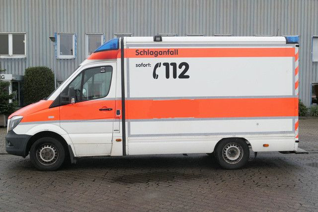 Mercedes-Benz 315 CDI Sprinter 4x2, Klima, Navi, Liege - Ambulance: picture 5 Mercedes-Benz 315 CDI Sprinter 4x2, Klima, Navi, Liege - Ambulance: picture 5