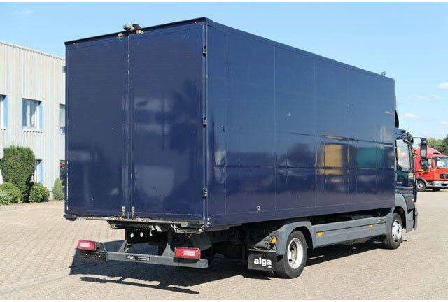 Mercedes-Benz 818 Atego 4x2, 6.200mm lang, Möbel, Klima - Box truck: picture 3 Mercedes-Benz 818 Atego 4x2, 6.200mm lang, Möbel, Klima - Box truck: picture 3