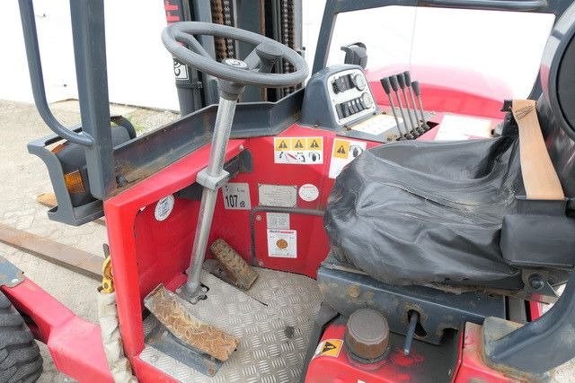 Truck mounted forklift Moffett M4 25.3, Mitnahmestapler, 2.500kg, 3m Hubhöhe: picture 9