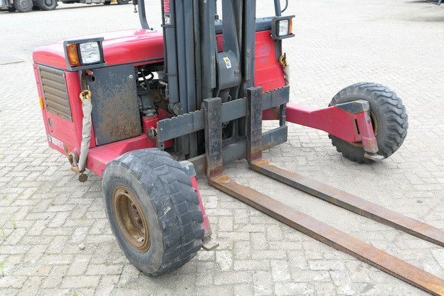 Moffett M4 25.3, Mitnahmestapler, 2.500kg, 3m Hubhöhe - Truck mounted forklift: picture 4 Moffett M4 25.3, Mitnahmestapler, 2.500kg, 3m Hubhöhe - Truck mounted forklift: picture 4
