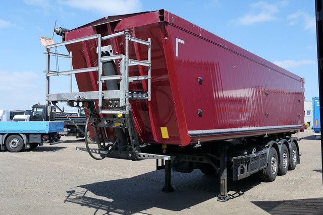 Schmitz Cargobull SKI 24 SL 9.6/Kombitüren/51 cbm./Wassertank - Tipper semi-trailer: picture 3 Schmitz Cargobull SKI 24 SL 9.6/Kombitüren/51 cbm./Wassertank - Tipper semi-trailer: picture 3