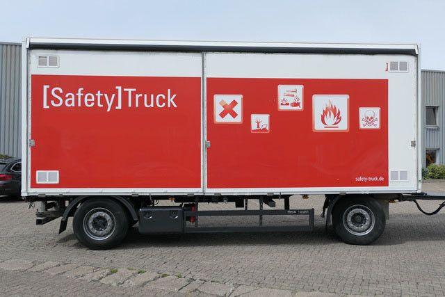 Closed box trailer Wüllhorst PRA, seitlich zum Öffnen, Luftfederung: picture 6
