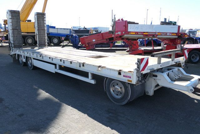 ZANDT AT-P300/durchgehendes Bett, 9,4 m. lang - Low loader trailer: picture 4 ZANDT AT-P300/durchgehendes Bett, 9,4 m. lang - Low loader trailer: picture 4