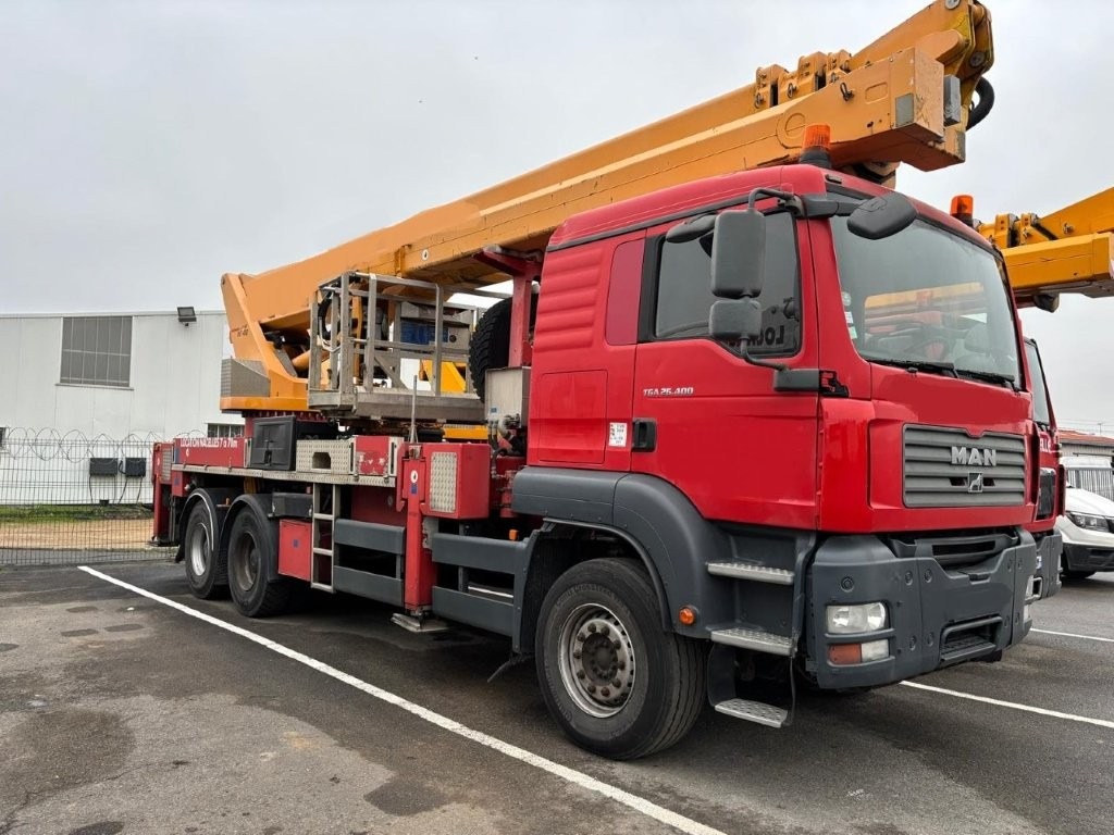 MAN TGA 26-400 - Crane truck: picture 2 MAN TGA 26-400 - Crane truck: picture 2