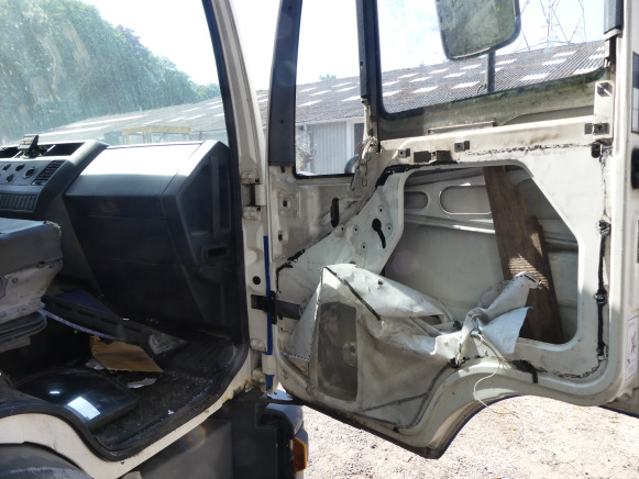 Camion (pour pièces) MAN L2000 (2004-183.392 km) - Cab chassis truck: picture 5 Camion (pour pièces) MAN L2000 (2004-183.392 km) - Cab chassis truck: picture 5