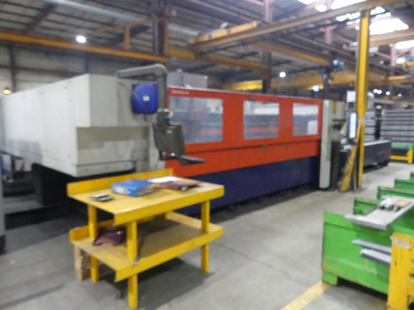 Machine de découpe 4m laser CO² avec refroidisseur et aspiration de fumée Bystronic Bylaser 4400 - Metalworking machinery: picture 1 Machine de découpe 4m laser CO² avec refroidisseur et aspiration de fumée Bystronic Bylaser 4400 - Metalworking machinery: picture 1