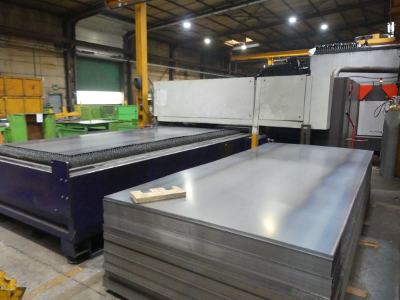 Machine de découpe 4m laser CO² avec refroidisseur et aspiration de fumée Bystronic Bylaser 4400 - Metalworking machinery: picture 3 Machine de découpe 4m laser CO² avec refroidisseur et aspiration de fumée Bystronic Bylaser 4400 - Metalworking machinery: picture 3