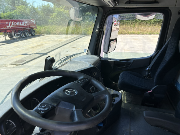 Tracteur routier 4x2 Mercedes Arocs 1845 LS (2014 - 699.681 km) - Other machinery: picture 4 Tracteur routier 4x2 Mercedes Arocs 1845 LS (2014 - 699.681 km) - Other machinery: picture 4