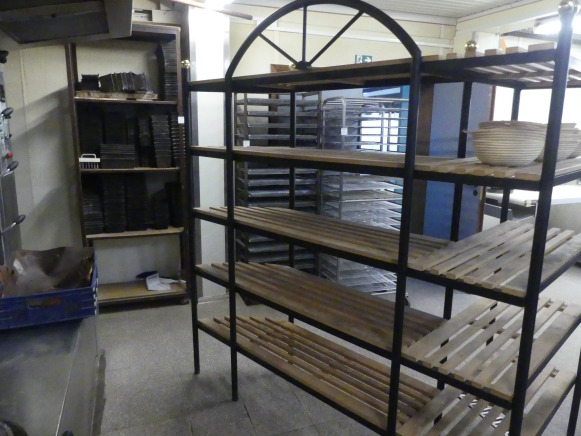 Présentoir à pain en L - Bakery equipment: picture 4 Présentoir à pain en L - Bakery equipment: picture 4