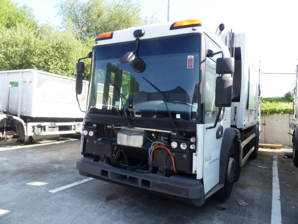 REF:1436 - Camion poubelle Renault Access (2013-162.300 km) - Garbage truck: picture 1 REF:1436 - Camion poubelle Renault Access (2013-162.300 km) - Garbage truck: picture 1