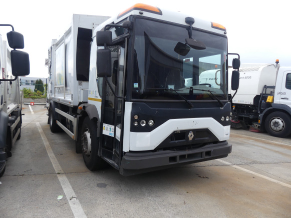 REF:1489 - Camion poubelle Renault Access (VIN: SEG1930BL5BD17873) - Garbage truck: picture 2 REF:1489 - Camion poubelle Renault Access (VIN: SEG1930BL5BD17873) - Garbage truck: picture 2