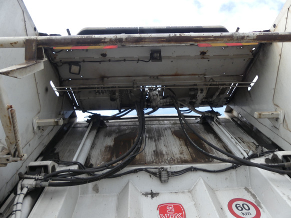 Garbage truck REF:5446 - Camion poubelle Renault Access (2013-192.146 km): picture 12