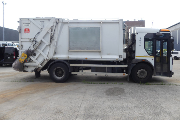 REF:5446 - Camion poubelle Renault Access (2013-192.146 km) - Garbage truck: picture 4 REF:5446 - Camion poubelle Renault Access (2013-192.146 km) - Garbage truck: picture 4