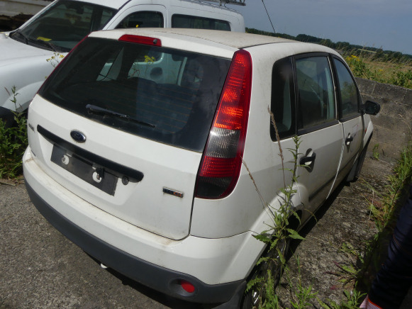 REF:Immatriculée sous : SPI-110 - Voiture Ford FIESTA - Passenger van: picture 3 REF:Immatriculée sous : SPI-110 - Voiture Ford FIESTA - Passenger van: picture 3
