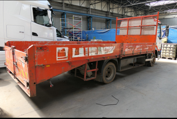 REF:imat : 1-GEM-292 - Camion plateau DAF LF45 (2002-326.743 km) - Dropside/ Flatbed truck: picture 4 REF:imat : 1-GEM-292 - Camion plateau DAF LF45 (2002-326.743 km) - Dropside/ Flatbed truck: picture 4