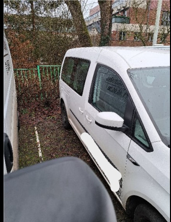 Voiture VW Caddy (2017-218.641 km-VIN:VW2ZZZ2KZHX093378) - Passenger van: picture 4 Voiture VW Caddy (2017-218.641 km-VIN:VW2ZZZ2KZHX093378) - Passenger van: picture 4