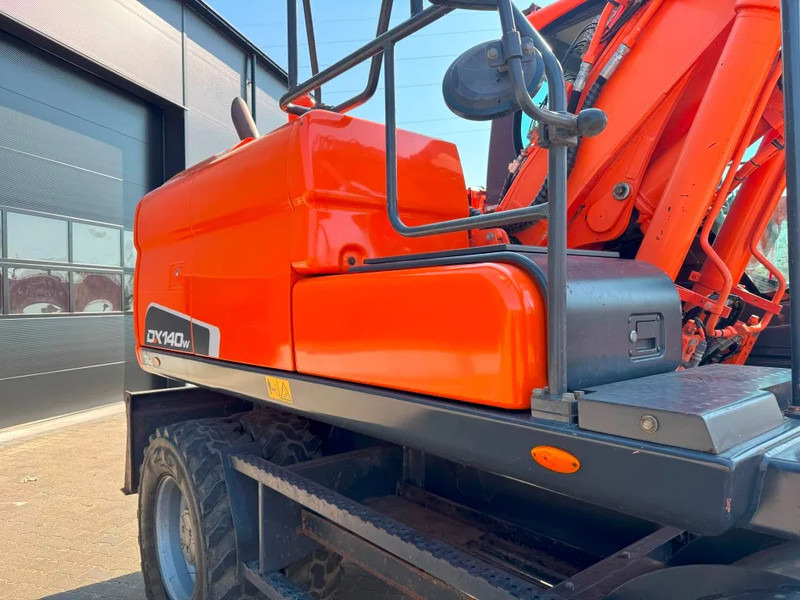 Doosan DX140-3 6000 uur ! NL Machine - Wheel excavator: picture 5 Doosan DX140-3 6000 uur ! NL Machine - Wheel excavator: picture 5