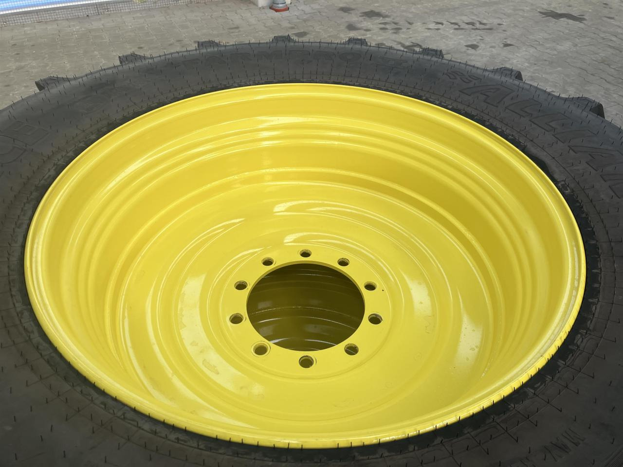 Alliance 520/85R38 - Tire for Agricultural machinery: picture 5 Alliance 520/85R38 - Tire for Agricultural machinery: picture 5