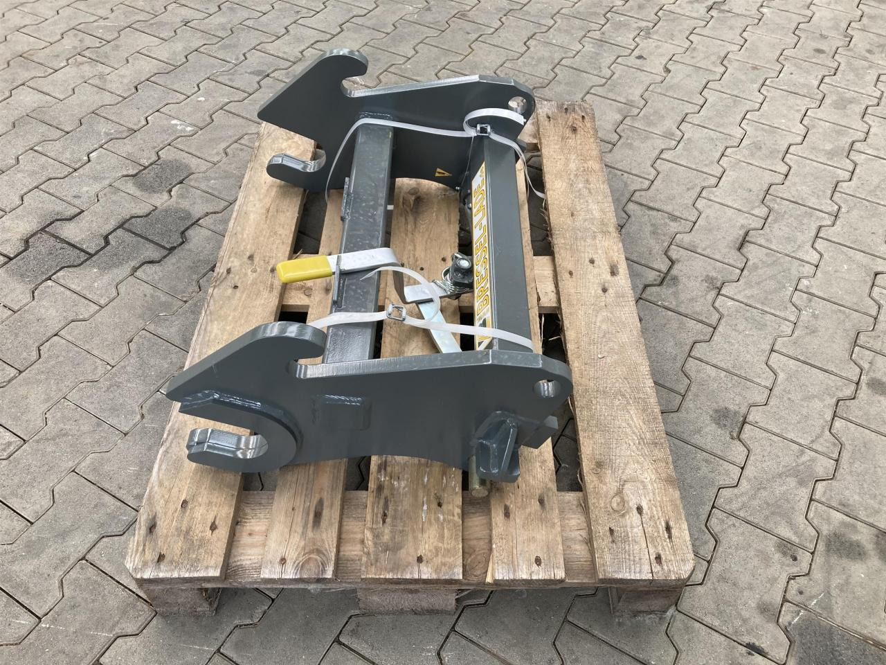 Bressel Weidemann auf Manitou - Front loader for tractor: picture 2 Bressel Weidemann auf Manitou - Front loader for tractor: picture 2