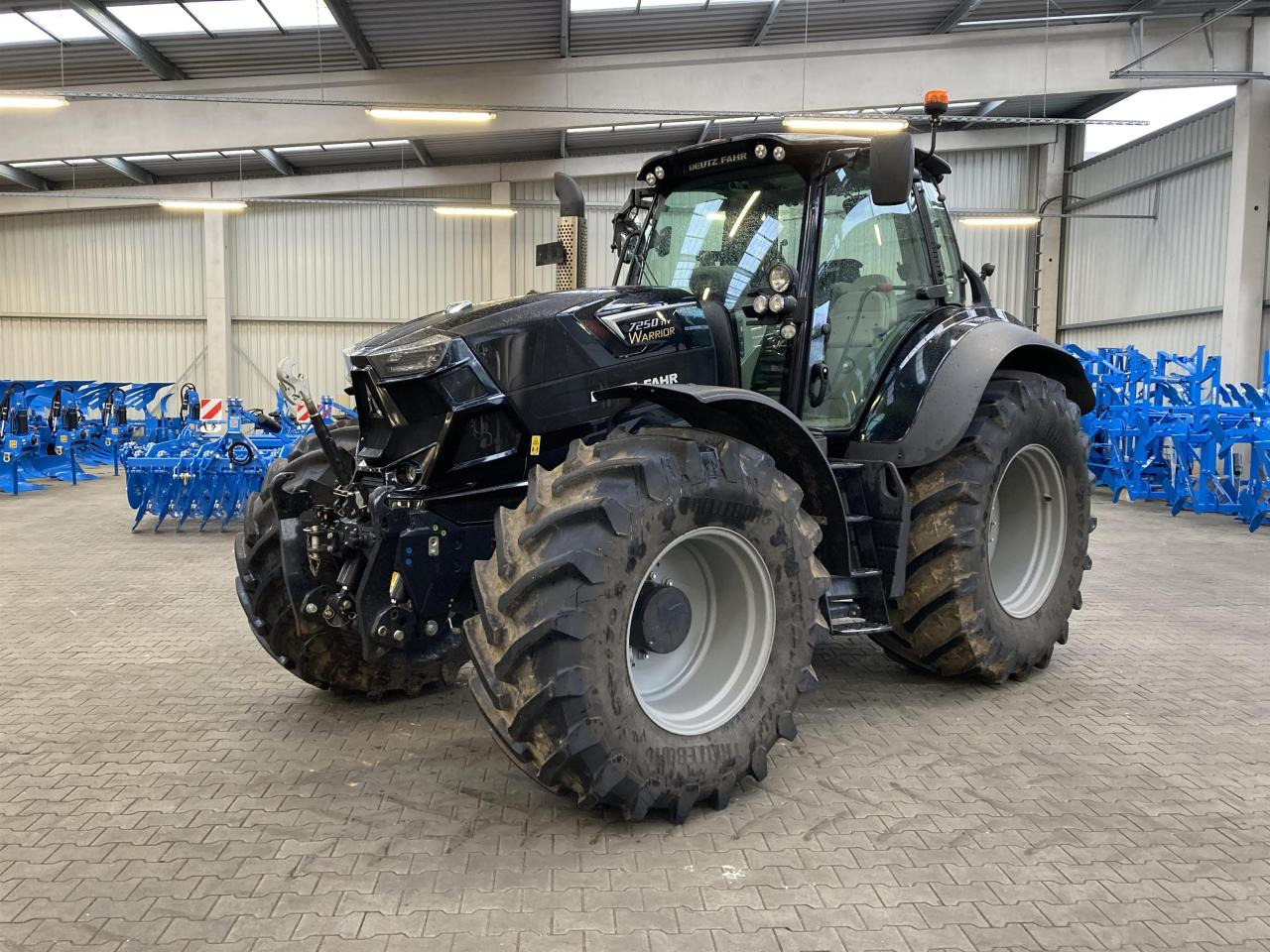 Deutz-Fahr 7250TTV - Farm tractor: picture 1 Deutz-Fahr 7250TTV - Farm tractor: picture 1