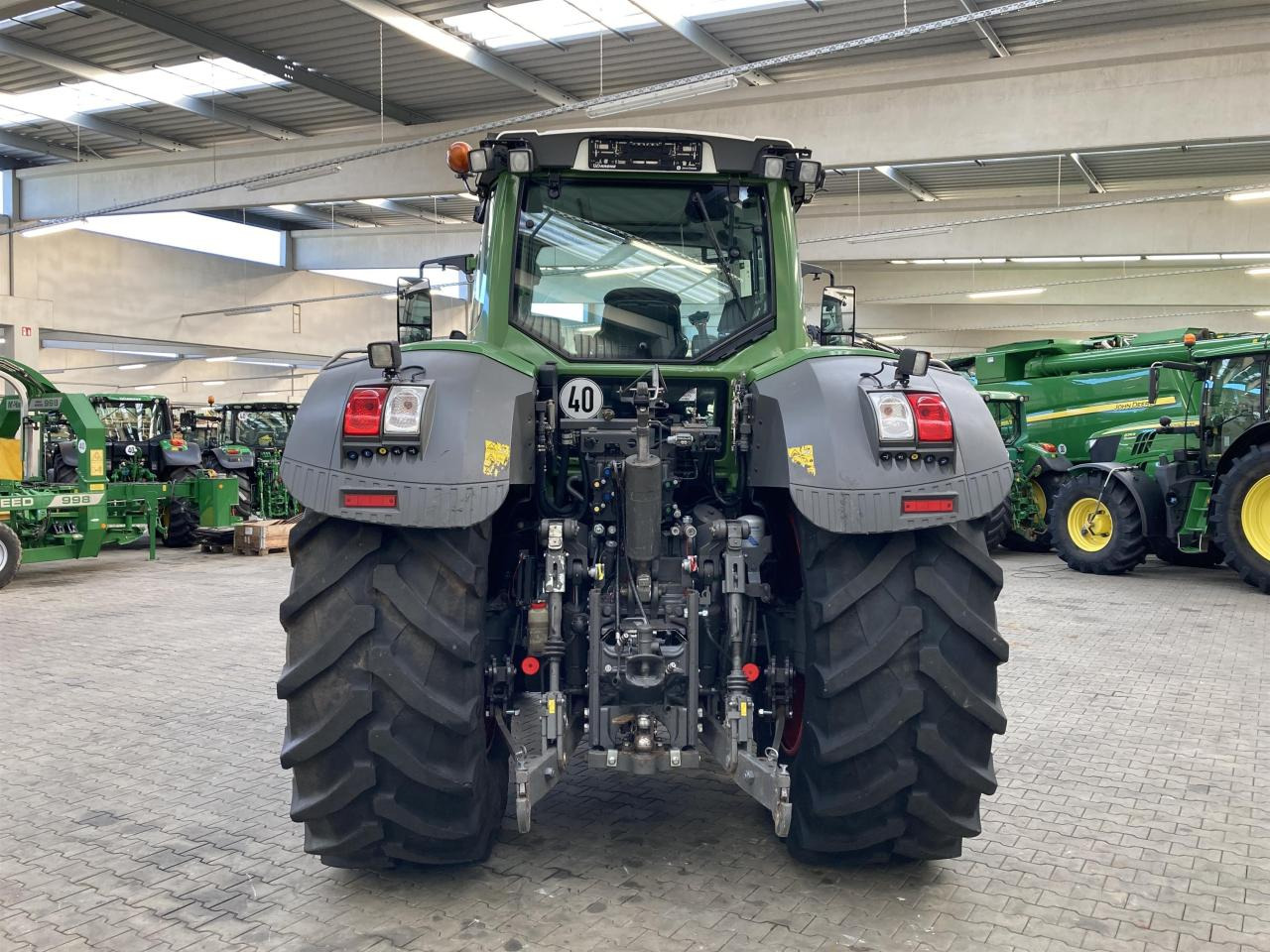 Fendt 933 Vario Profi Plus - Farm tractor: picture 5 Fendt 933 Vario Profi Plus - Farm tractor: picture 5
