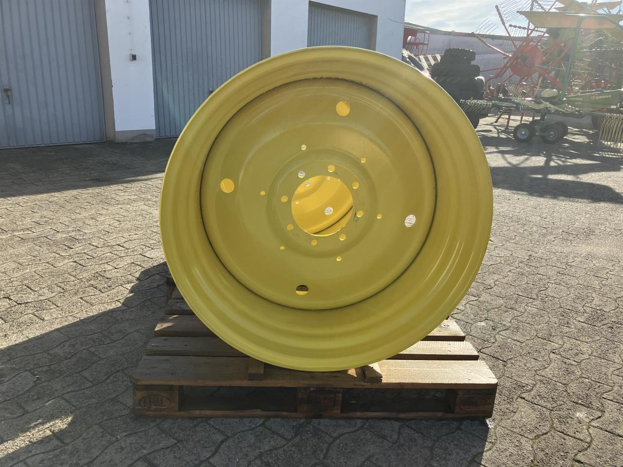 John Deere 23x38 - Tire for Agricultural machinery: picture 5 John Deere 23x38 - Tire for Agricultural machinery: picture 5