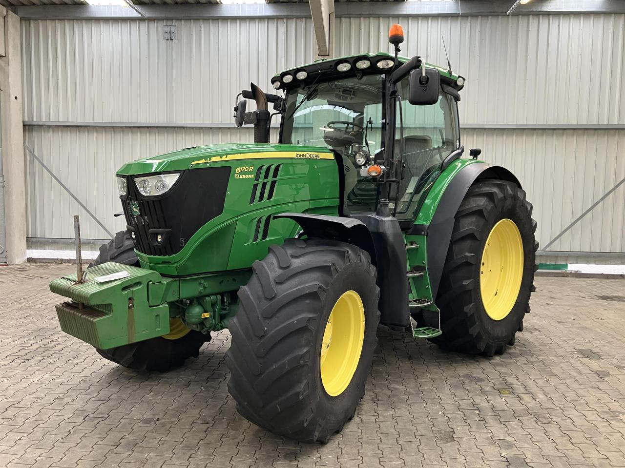 John Deere 6170R - Farm tractor: picture 1 John Deere 6170R - Farm tractor: picture 1