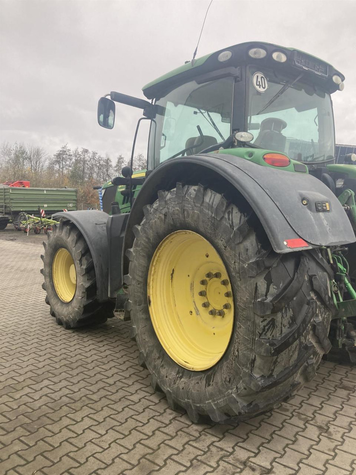 John Deere 6170R - Farm tractor: picture 4 John Deere 6170R - Farm tractor: picture 4