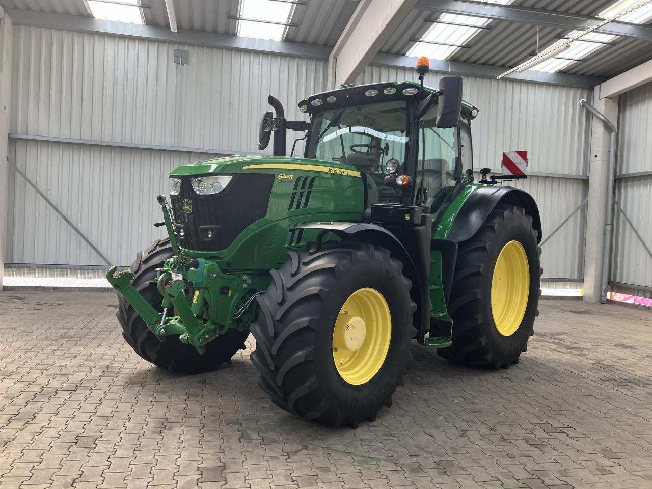 John Deere 6215R - Farm tractor: picture 1 John Deere 6215R - Farm tractor: picture 1