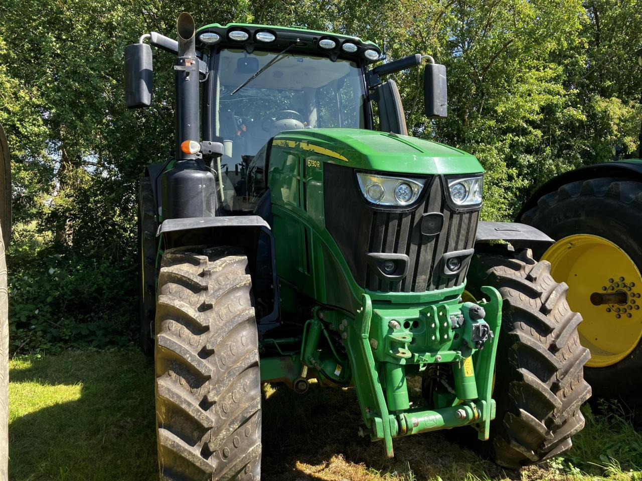 John Deere 6230R - Farm tractor: picture 4 John Deere 6230R - Farm tractor: picture 4
