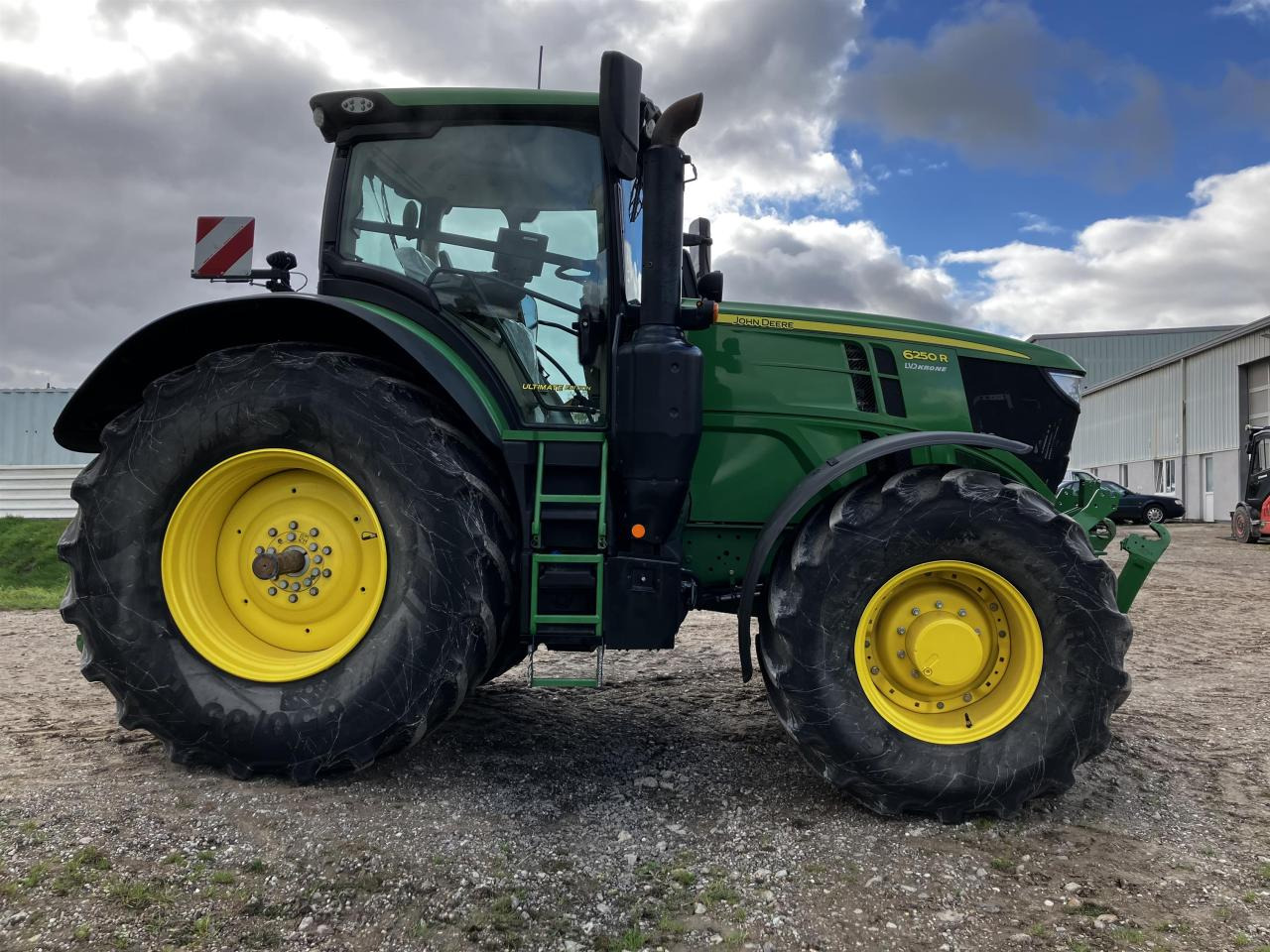 John Deere 6250R - Farm tractor: picture 2 John Deere 6250R - Farm tractor: picture 2