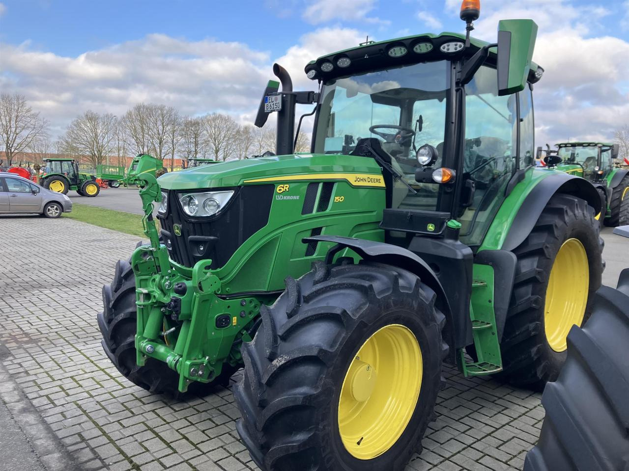 John Deere 6R 150 - Farm tractor: picture 2 John Deere 6R 150 - Farm tractor: picture 2