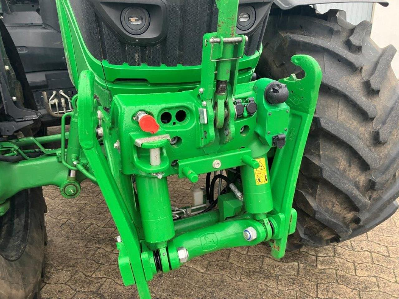 John Deere 6R 250 - Farm tractor: picture 4 John Deere 6R 250 - Farm tractor: picture 4