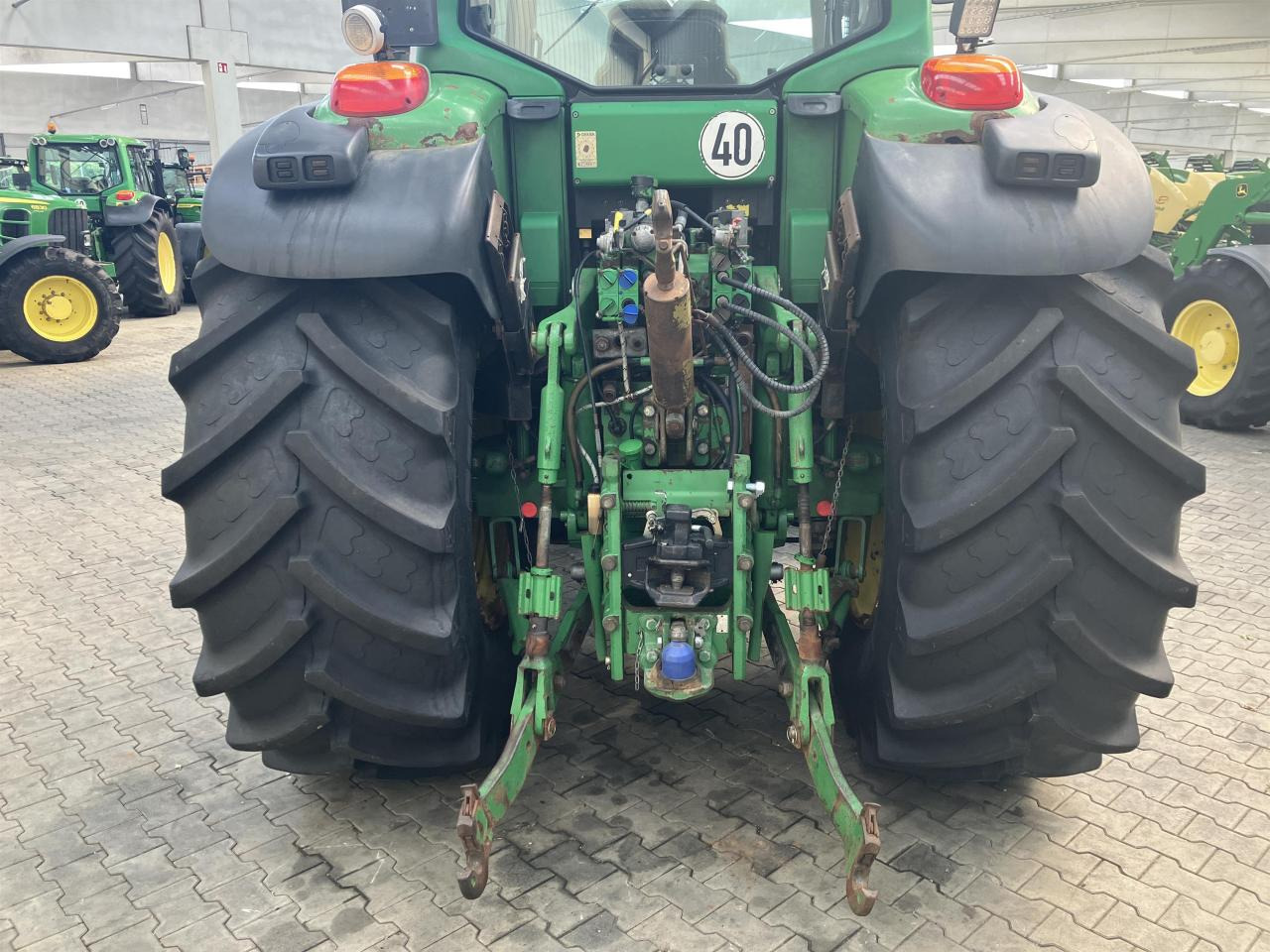 John Deere 7530 PREMIUM - Farm tractor: picture 5 John Deere 7530 PREMIUM - Farm tractor: picture 5