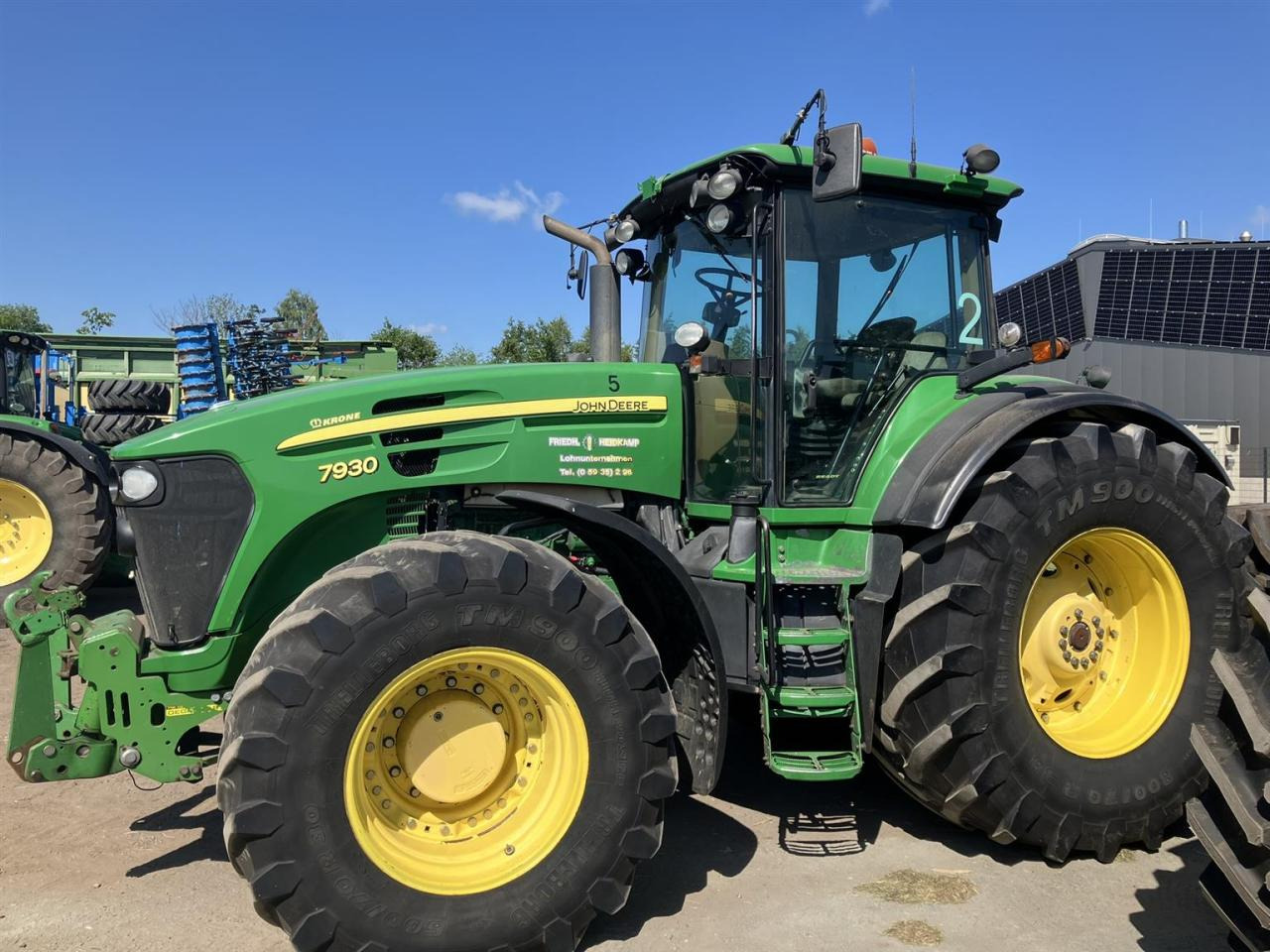 John Deere 7930 - Farm tractor: picture 1 John Deere 7930 - Farm tractor: picture 1