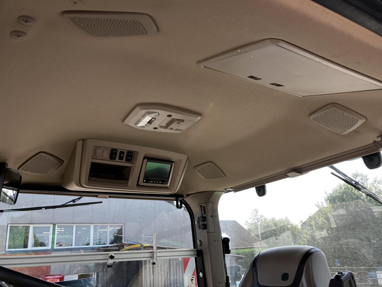 Farm tractor John Deere 7R 350: picture 8 Farm tractor John Deere 7R 350: picture 8