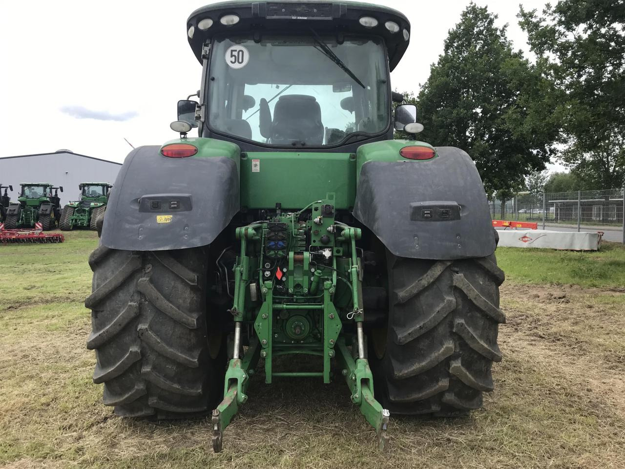 John Deere 8295R - Farm tractor: picture 4 John Deere 8295R - Farm tractor: picture 4