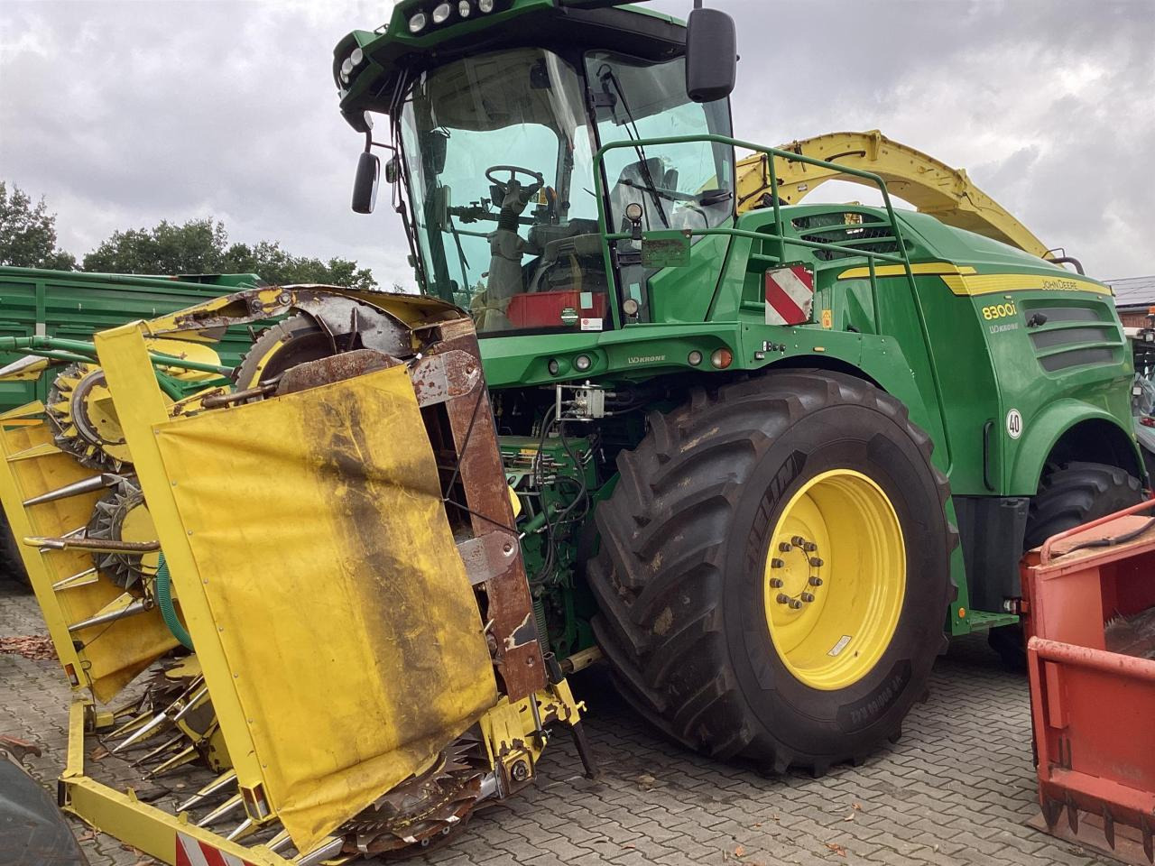 John Deere 8300 - Forage harvester: picture 2 John Deere 8300 - Forage harvester: picture 2