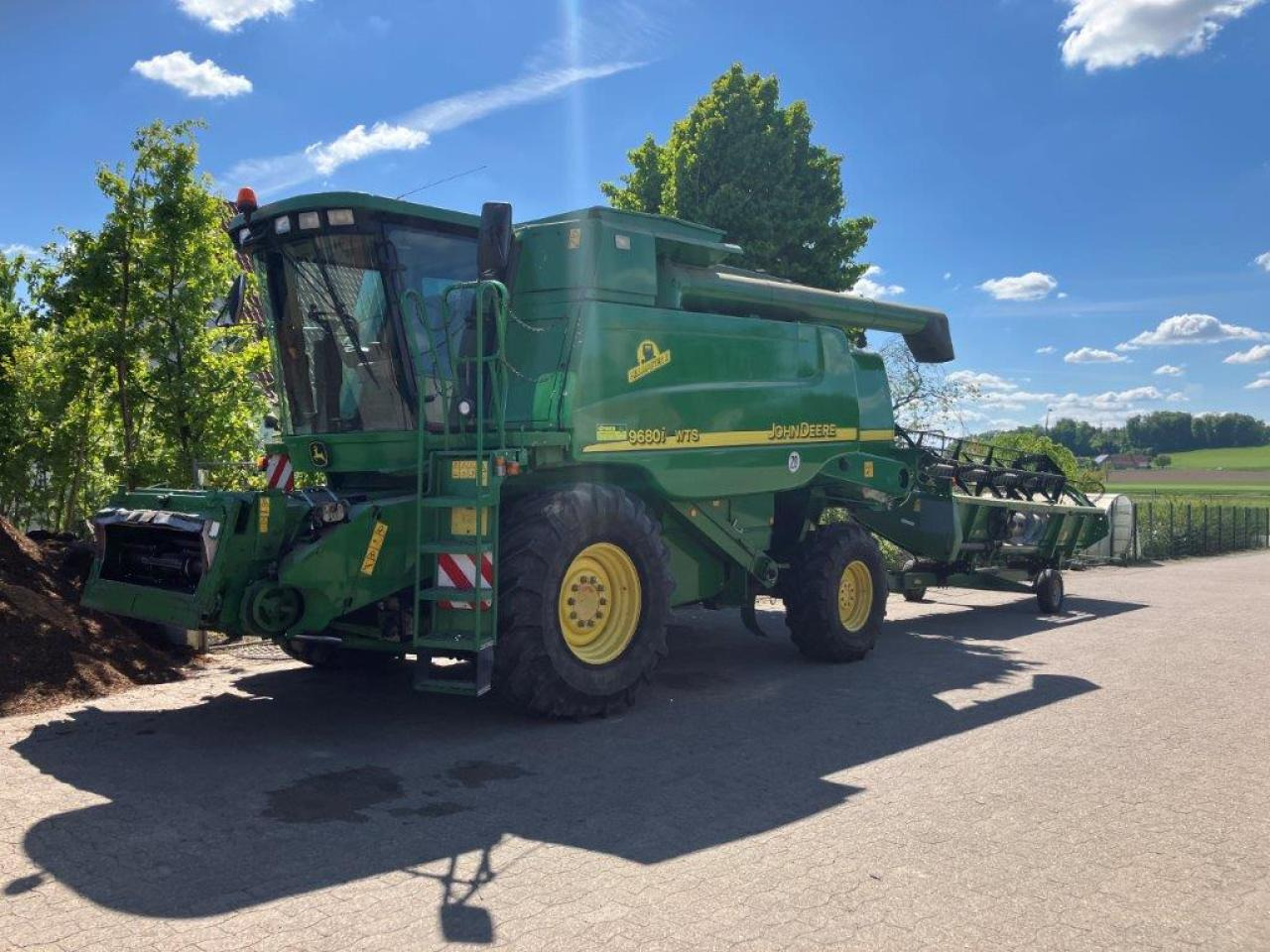 John Deere 9680i WTS Hillmaster - Combine harvester: picture 1 John Deere 9680i WTS Hillmaster - Combine harvester: picture 1
